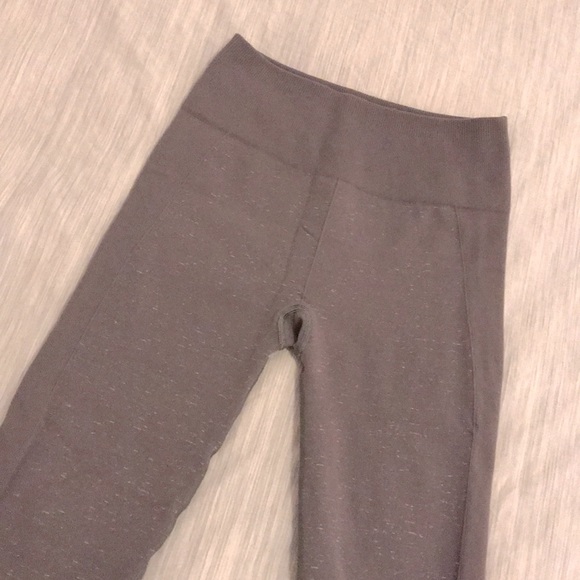 lululemon athletica Pants - ALMOST NEW Lululemon Leggings